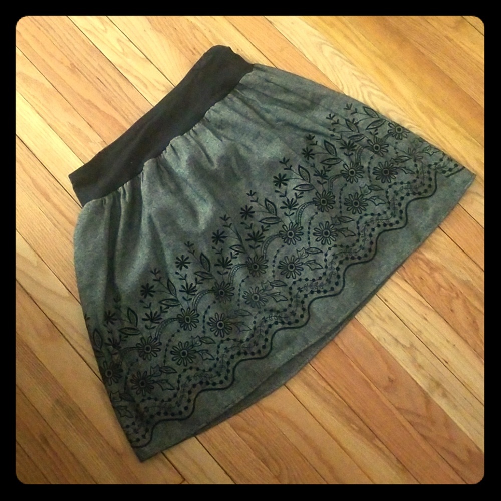 Studio 253 Black and Grey Skirt
